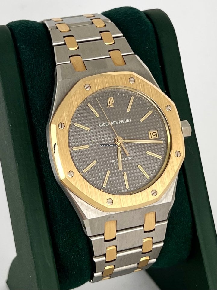Audemars Piguet Royal Oak36 MM steel & Gold special production mint condition 1992 with archive papers